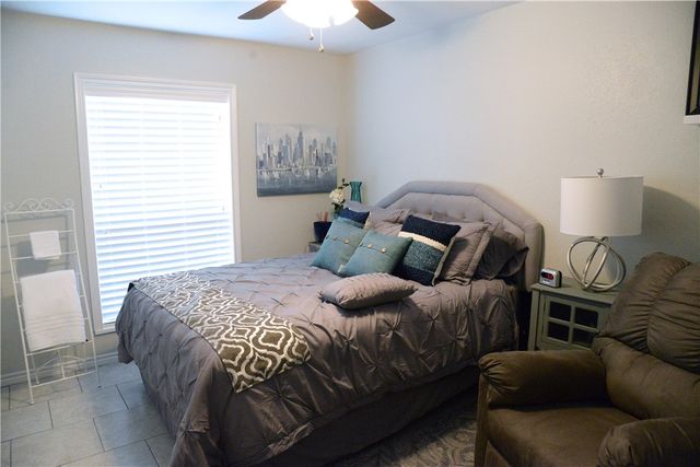 2210 Quail Hollow, Bryan, TX 77802