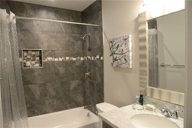 2210 Quail Hollow, Bryan, TX 77802