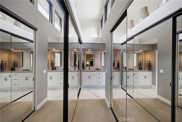 25 Canyon Island, Newport Beach, CA 92660