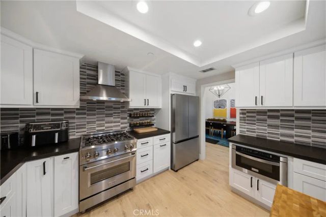 25 Canyon Island, Newport Beach, CA 92660