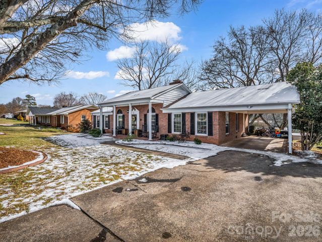 522 Country Club Circle, Shelby, NC 28150