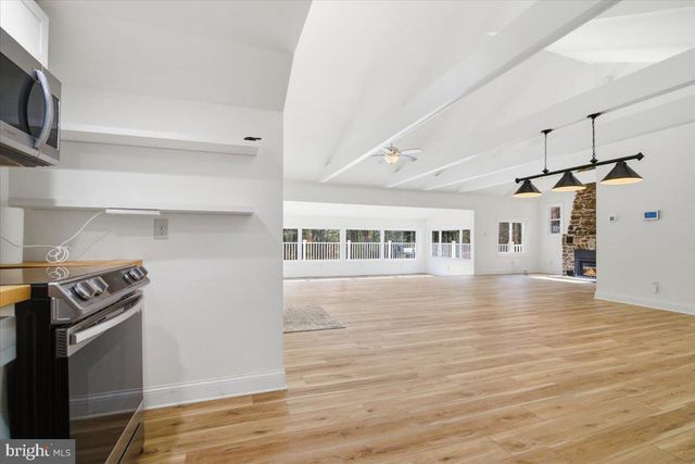 563 PENSYL CREEK RD, Stroudsburg, PA 18360