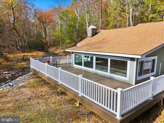 563 PENSYL CREEK RD, Stroudsburg, PA 18360