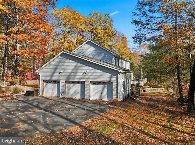 563 PENSYL CREEK RD, Stroudsburg, PA 18360