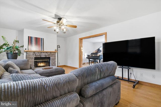 563 PENSYL CREEK RD, Stroudsburg, PA 18360