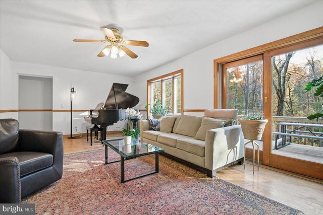 563 PENSYL CREEK RD, Stroudsburg, PA 18360