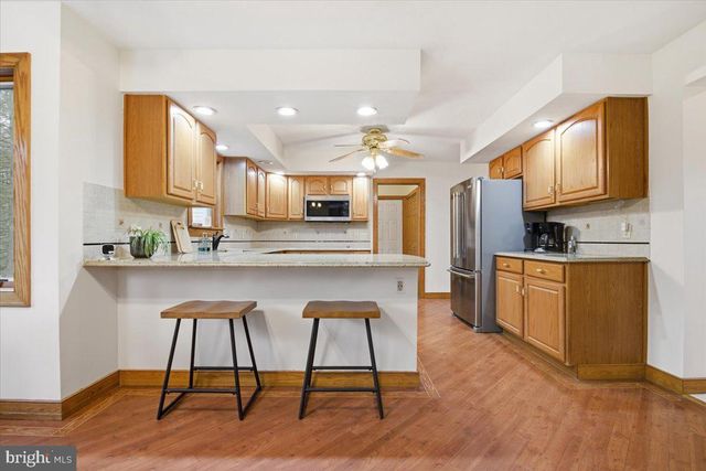 563 PENSYL CREEK RD, Stroudsburg, PA 18360