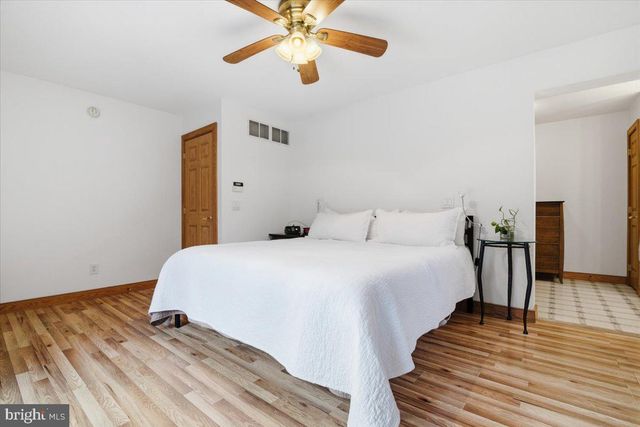 563 PENSYL CREEK RD, Stroudsburg, PA 18360