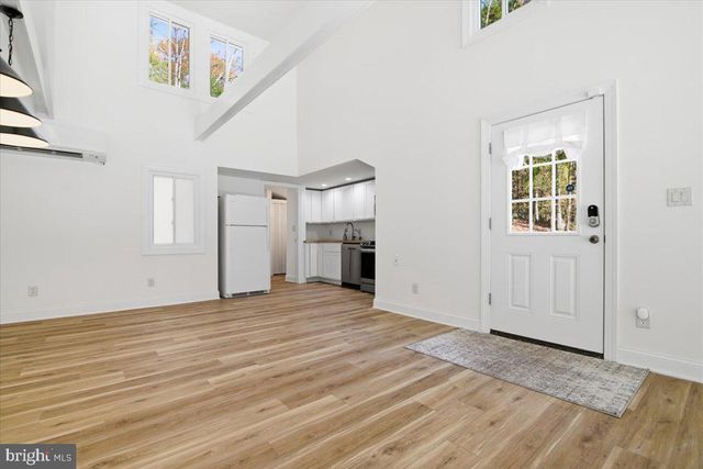 563 PENSYL CREEK RD, Stroudsburg, PA 18360