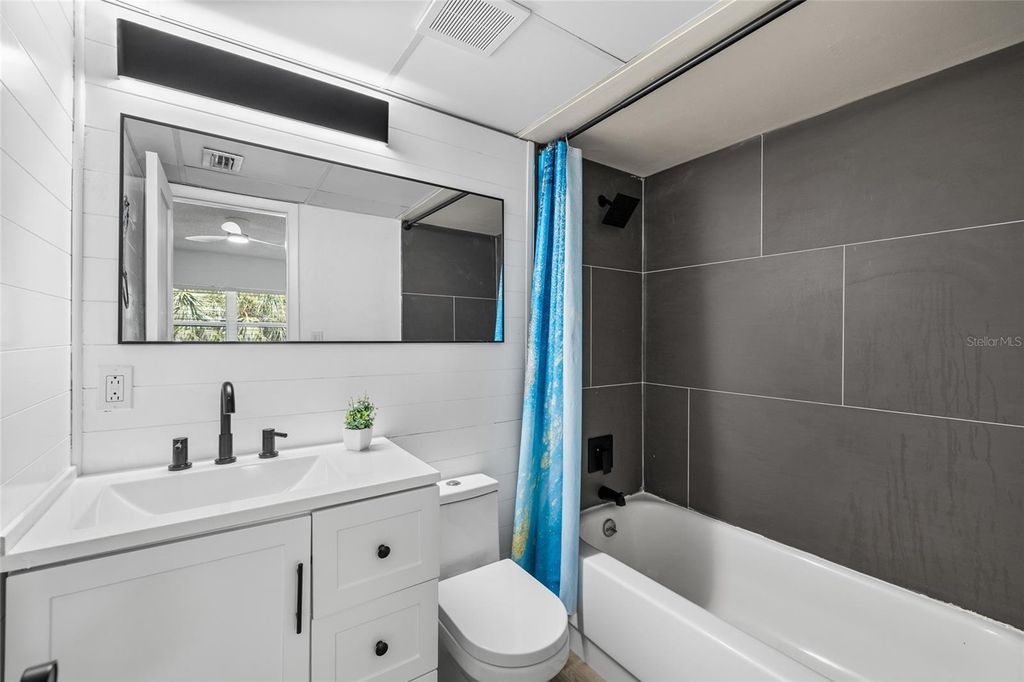 Image 12 of property listing at 2727 75TH STREET W 9A12, Bradenton, FL 34209