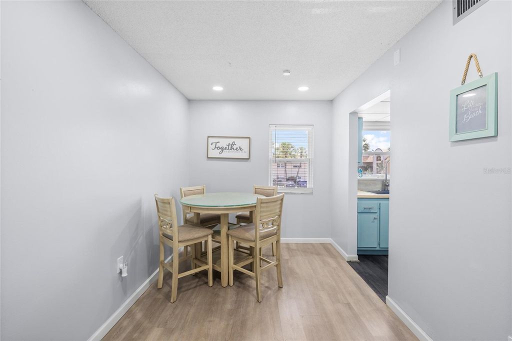 Image 5 of property listing at 2727 75TH STREET W 9A12, Bradenton, FL 34209