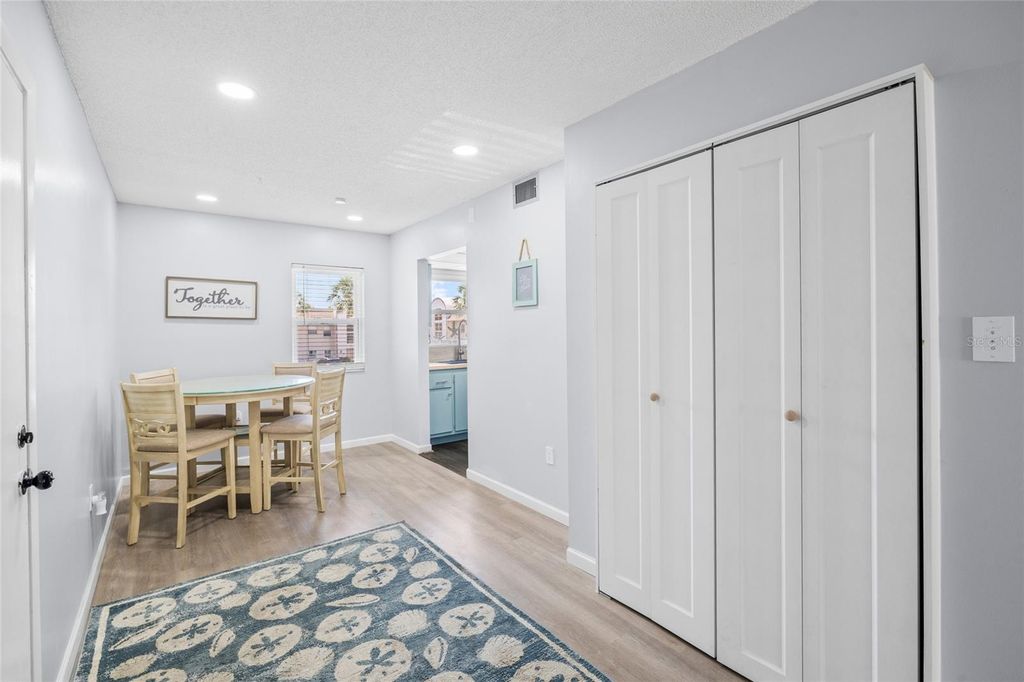 Image 6 of property listing at 2727 75TH STREET W 9A12, Bradenton, FL 34209