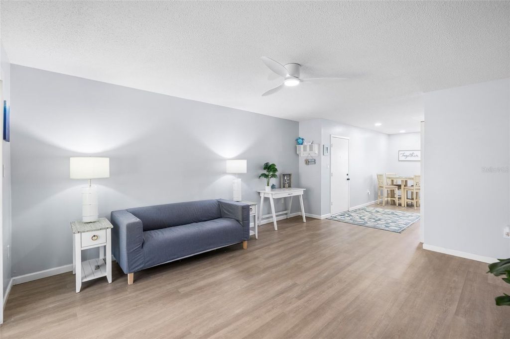 Image 8 of property listing at 2727 75TH STREET W 9A12, Bradenton, FL 34209