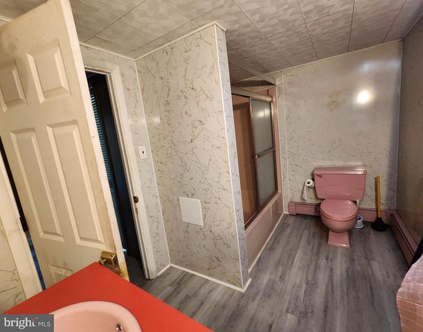 7 W CLARKE AVE, Milford, DE 19963