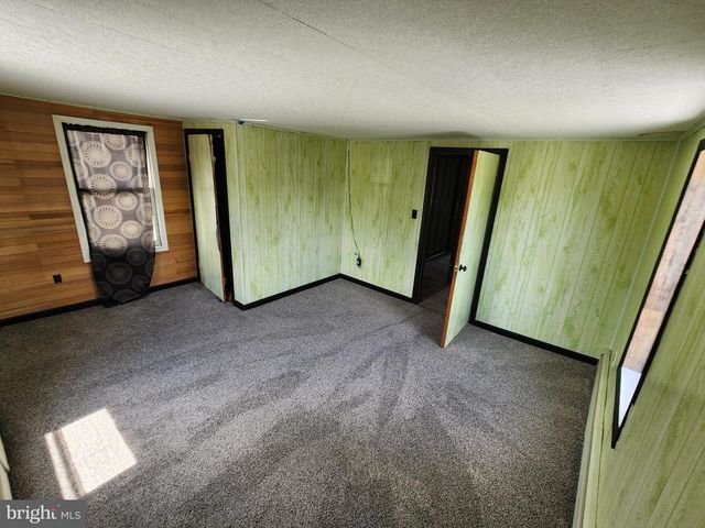 7 W CLARKE AVE, Milford, DE 19963