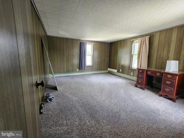 7 W CLARKE AVE, Milford, DE 19963