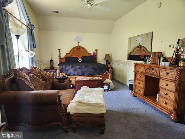 7 W CLARKE AVE, Milford, DE 19963