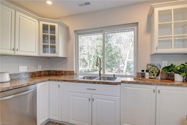 2385 S Wolfsnare DR, Virginia Beach, VA 23454