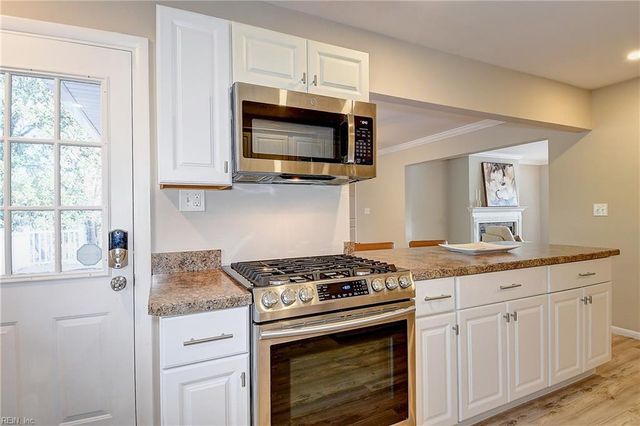 2385 S Wolfsnare DR, Virginia Beach, VA 23454