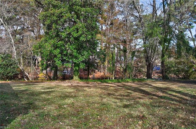 2385 S Wolfsnare DR, Virginia Beach, VA 23454