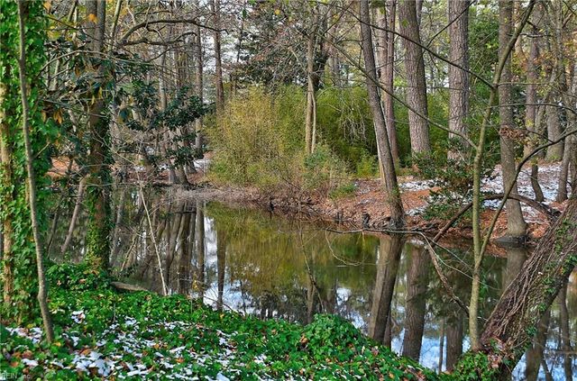 2385 S Wolfsnare DR, Virginia Beach, VA 23454