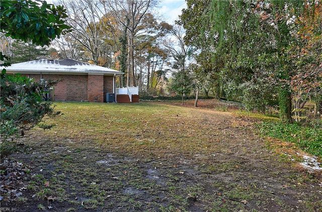 2385 S Wolfsnare DR, Virginia Beach, VA 23454