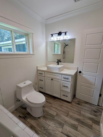658 Lakeview Dr, Denham Springs, LA 70726