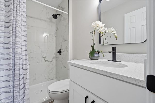 834 Huntly CT, Chesapeake, VA 23320