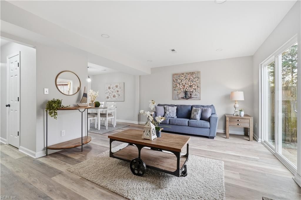 834 Huntly CT, Chesapeake, VA 23320