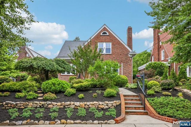 293 Euclid Avenue, Hackensack, NJ 07601