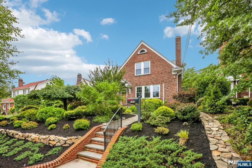 293 Euclid Avenue, Hackensack, NJ 07601