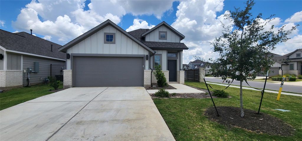 425 Mira Mesa DR, Liberty Hill, TX 78642