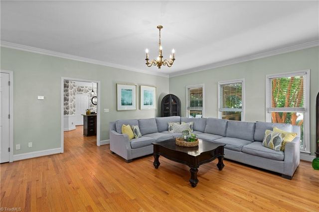 3210 Peninsula Drive, Jamestown, NC 27282