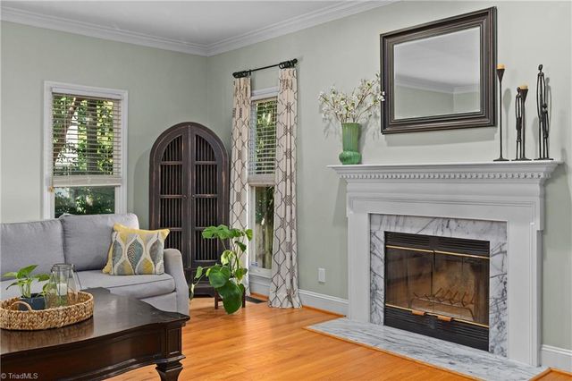 3210 Peninsula Drive, Jamestown, NC 27282