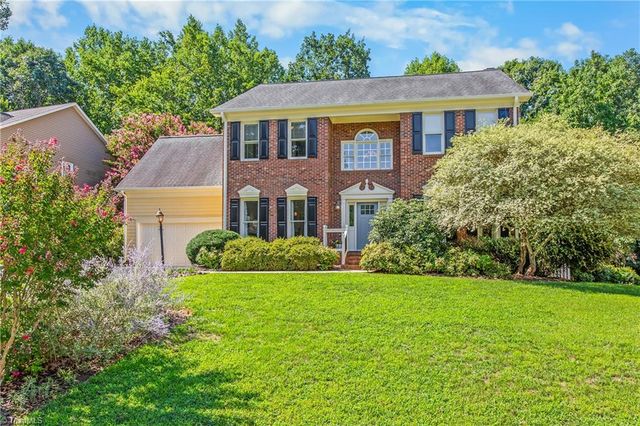 3210 Peninsula Drive, Jamestown, NC 27282