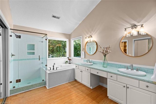 3210 Peninsula Drive, Jamestown, NC 27282