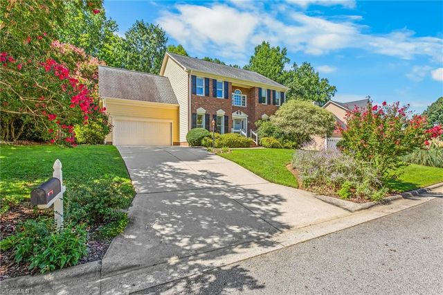 3210 Peninsula Drive, Jamestown, NC 27282