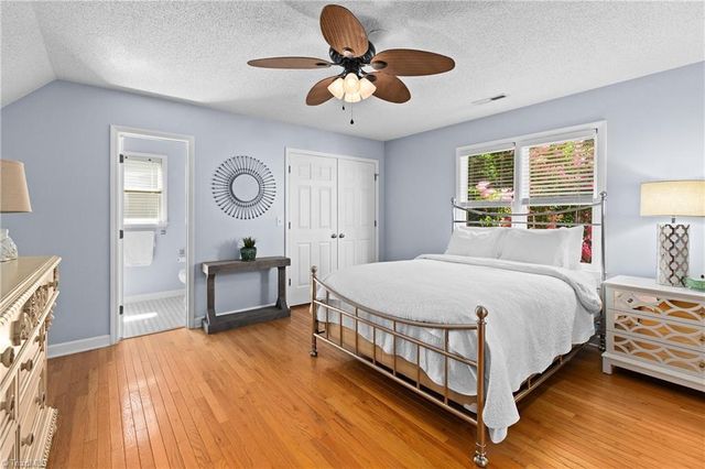 3210 Peninsula Drive, Jamestown, NC 27282