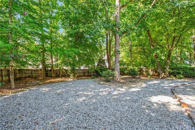3210 Peninsula Drive, Jamestown, NC 27282