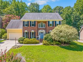 3210 Peninsula Drive, Jamestown, NC 27282