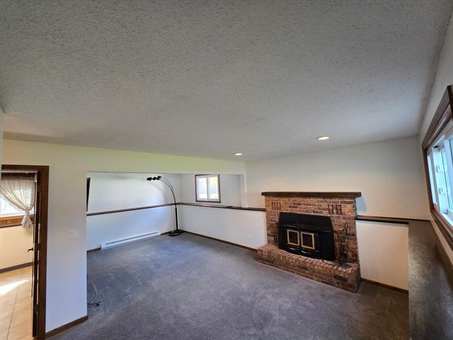 1831 Prairie Lane S, Fargo, ND 58103