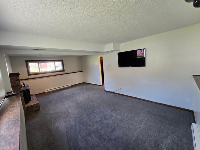 1831 Prairie Lane S, Fargo, ND 58103