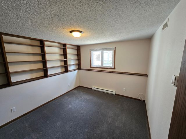 1831 Prairie Lane S, Fargo, ND 58103