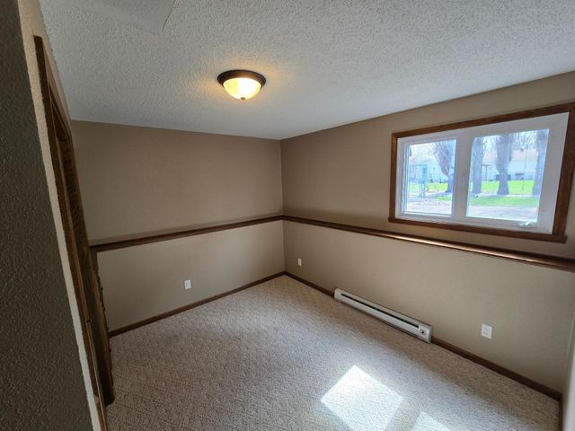 1831 Prairie Lane S, Fargo, ND 58103