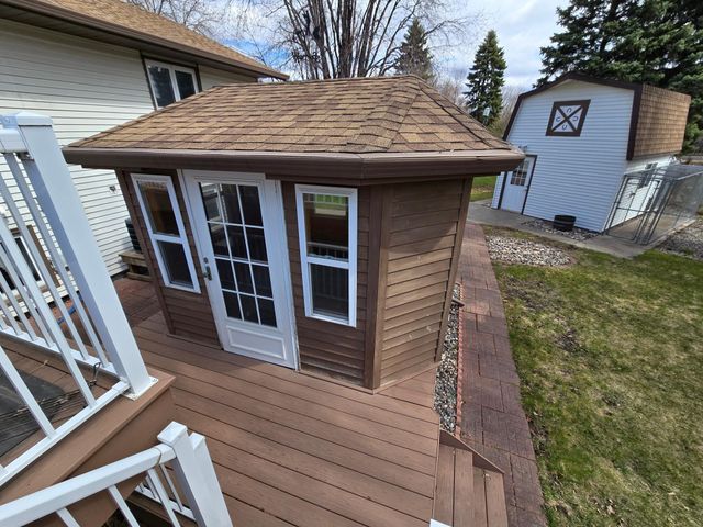 1831 Prairie Lane S, Fargo, ND 58103