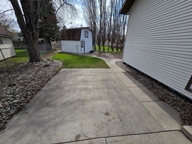 1831 Prairie Lane S, Fargo, ND 58103