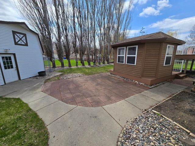 1831 Prairie Lane S, Fargo, ND 58103