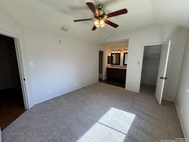7914 Forest Cabin, Live Oak, TX 78233