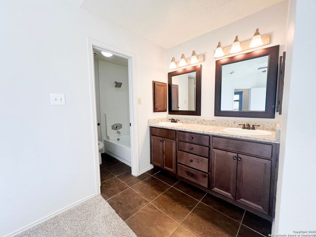 7914 Forest Cabin, Live Oak, TX 78233