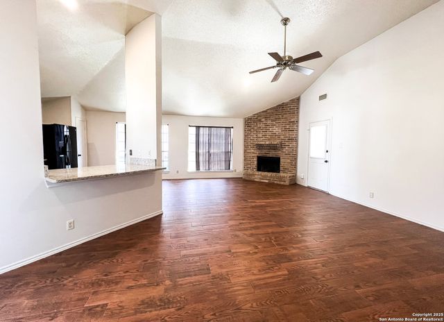 7914 Forest Cabin, Live Oak, TX 78233